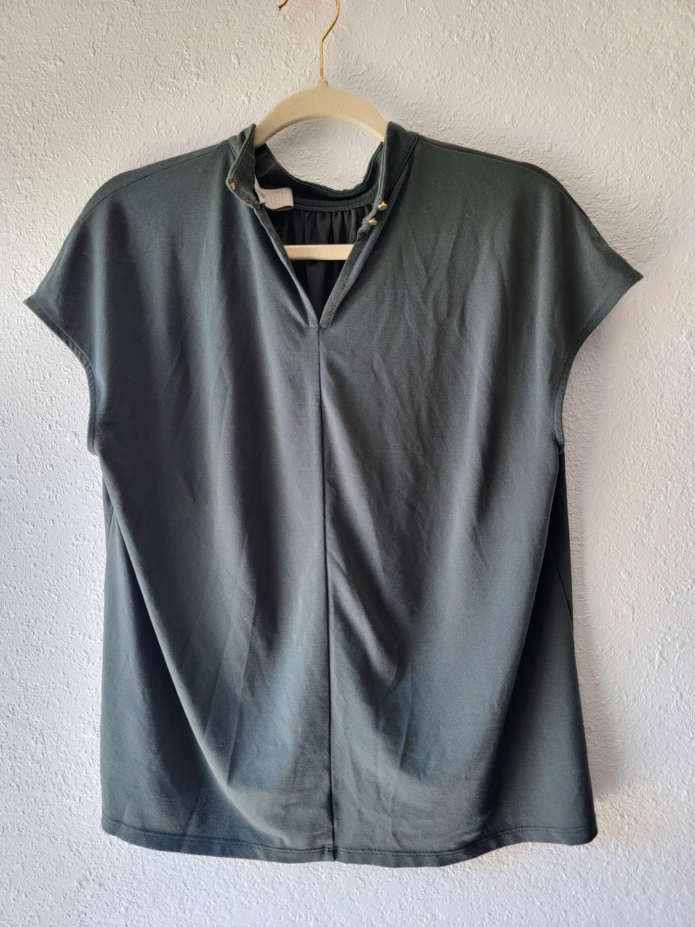 H&M Dark Gray Cap-Sleeve V-Neck Tank Top